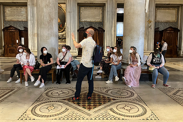 Karl Whittington teaching in Santa Maria Maggiore in Rome