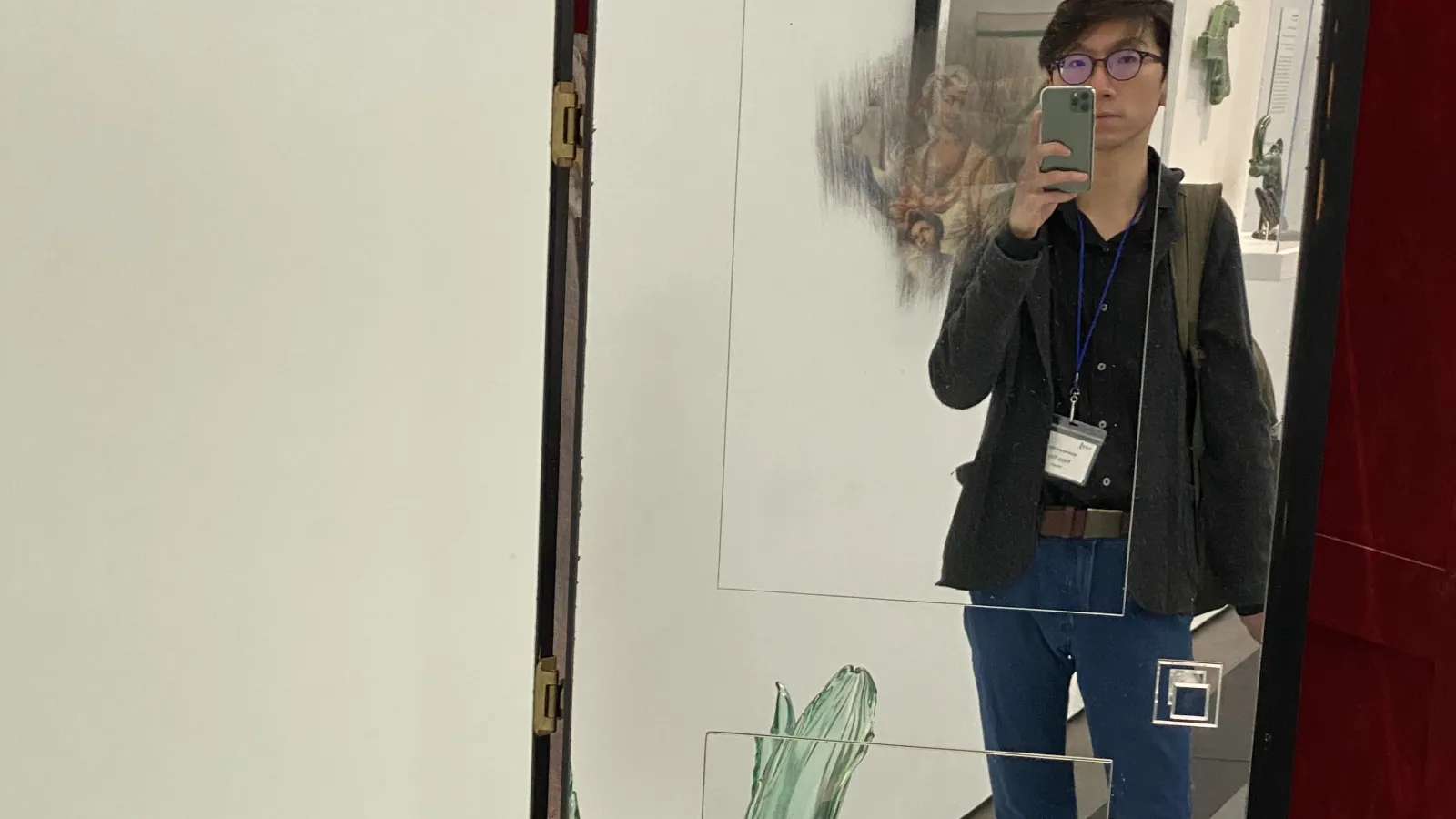Keyu Yan selfie in mirror