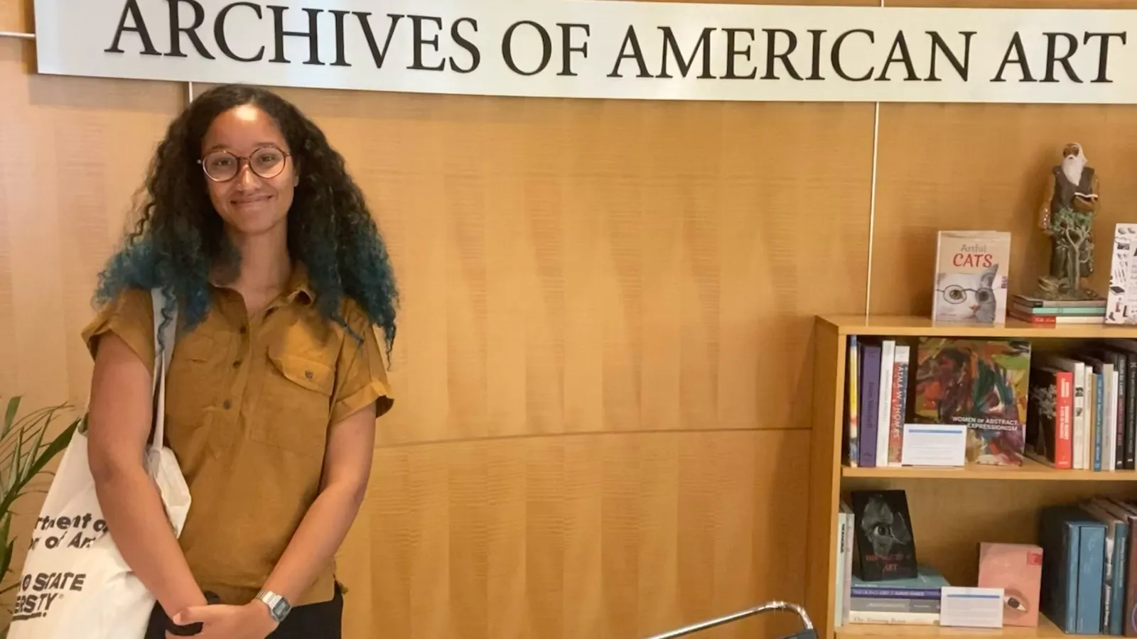 Student in the Archives of American Art