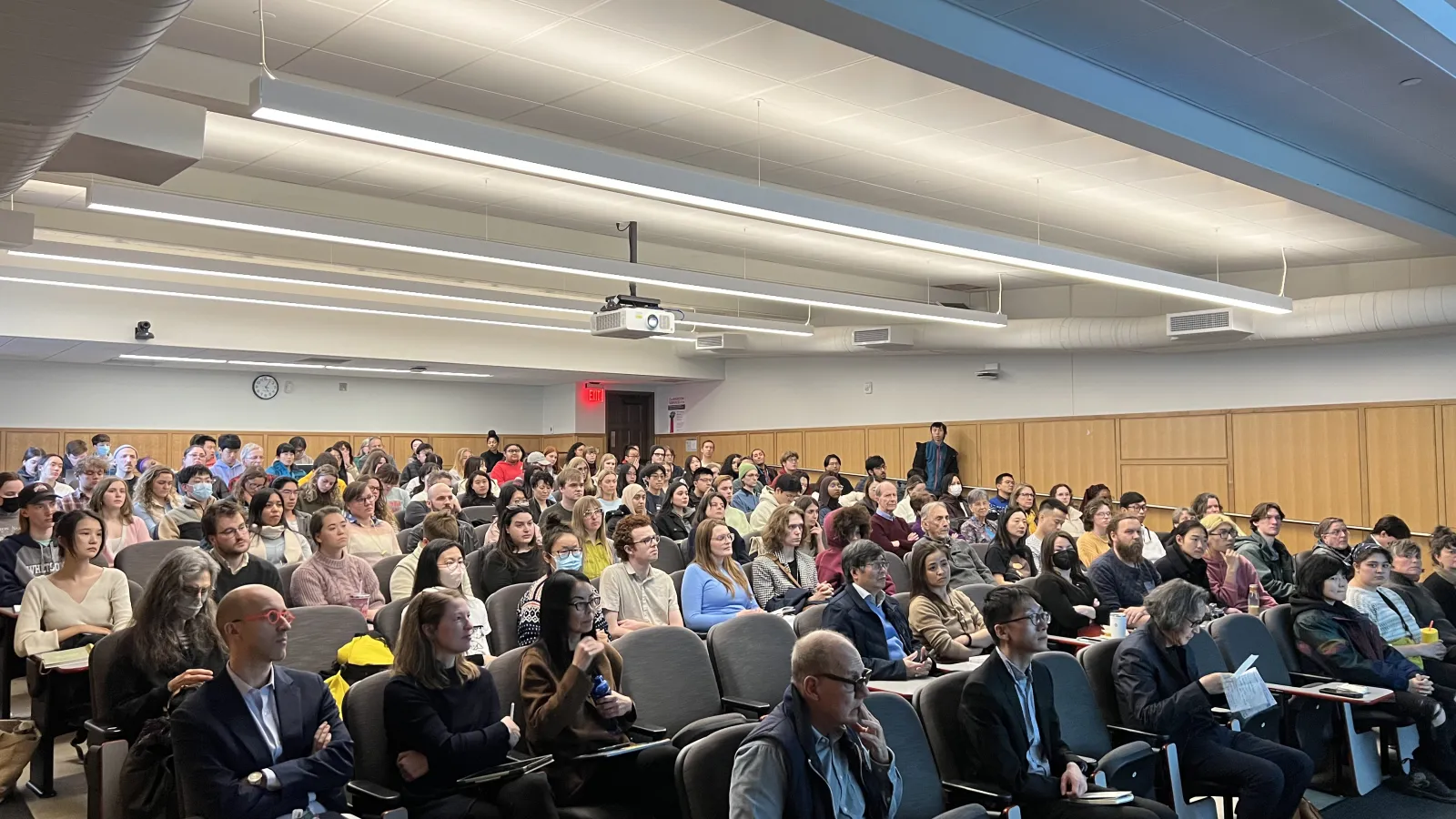 An audience attending Xu Bing's talk