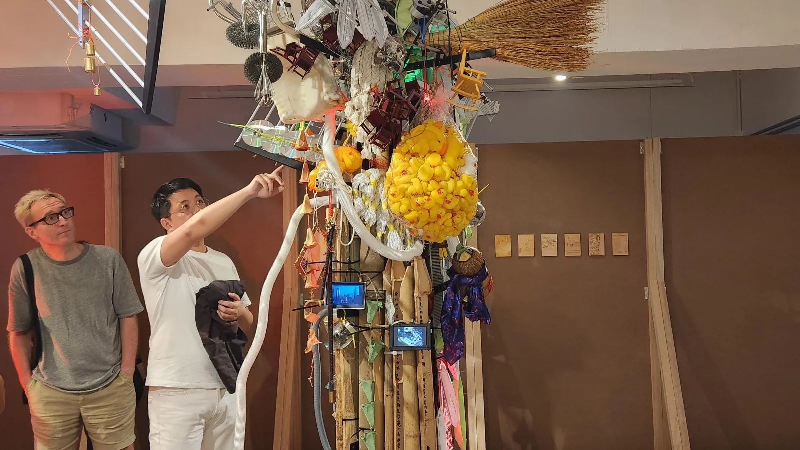 Para Site Gallery installation