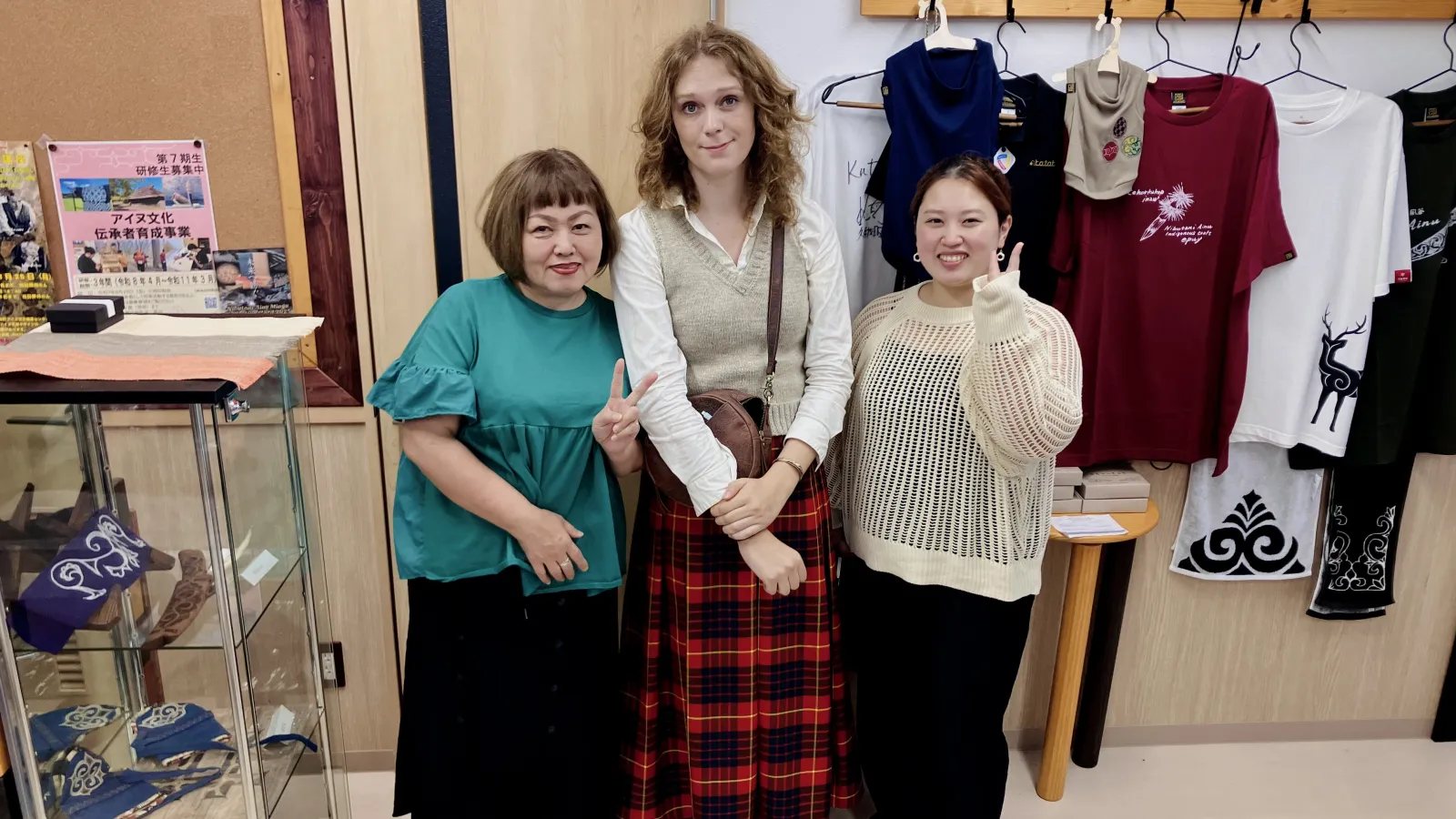 3 women