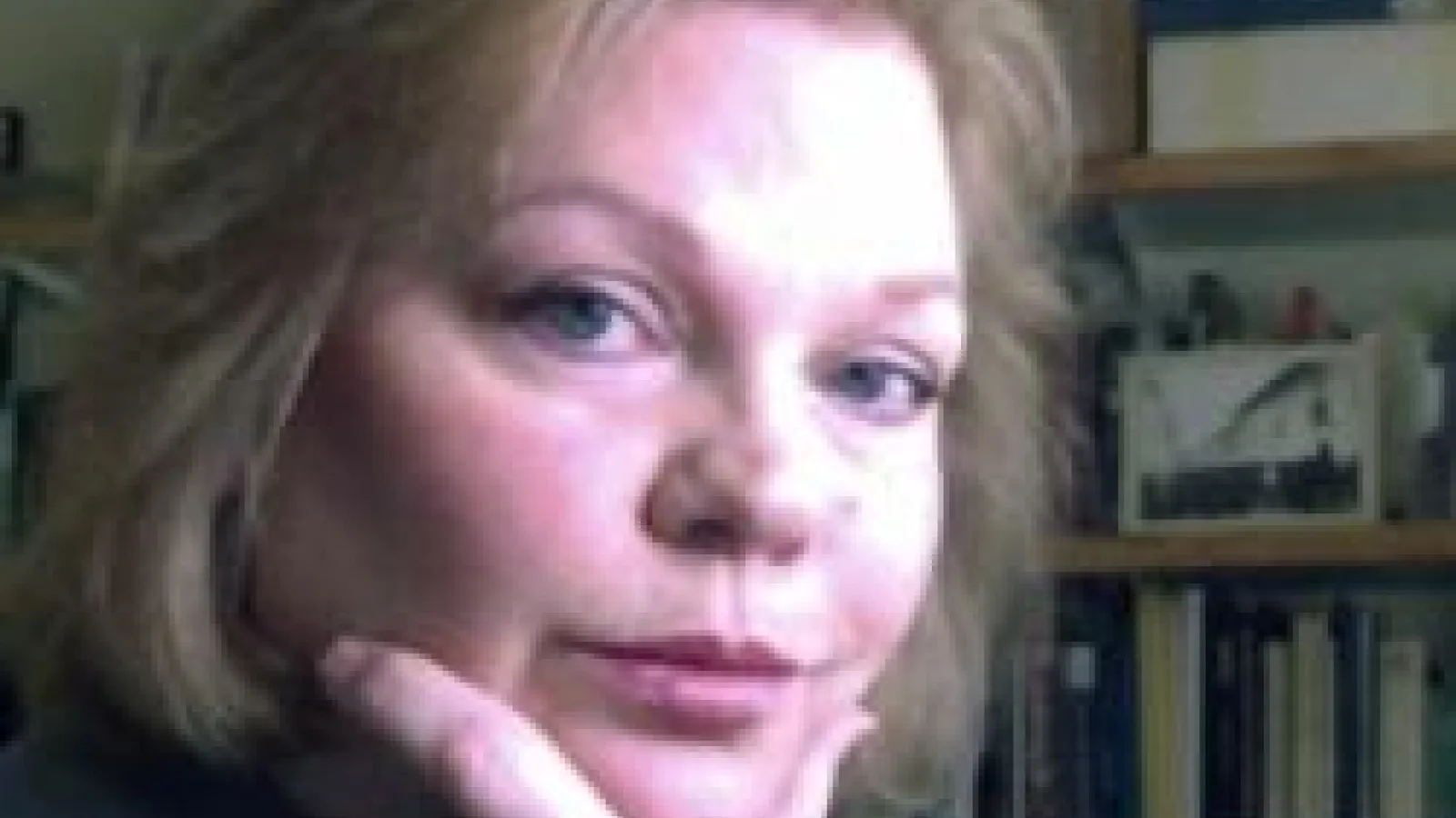 Headshot of Carolyn Dean