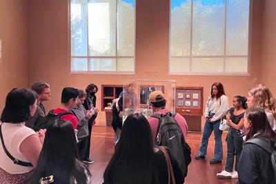 Julia Andrews with students at the Cincinnati Art Museum