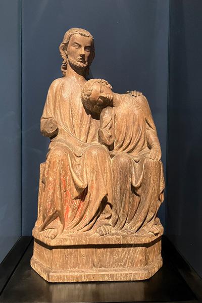 A sculpture of Christ and his disciple John