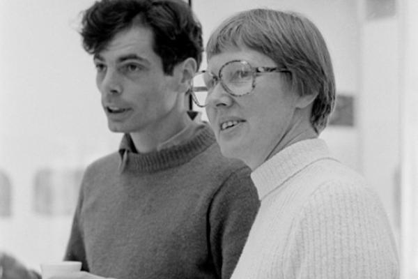 Betty Collings (right) with artist Richard Tuttle (left) in Hopkins Hall, The Ohio State University, 1977. Courtesy of The Ohio State University Archives.