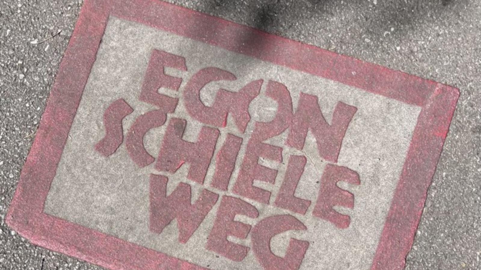 Egon Schiele Weg marker on the ground
