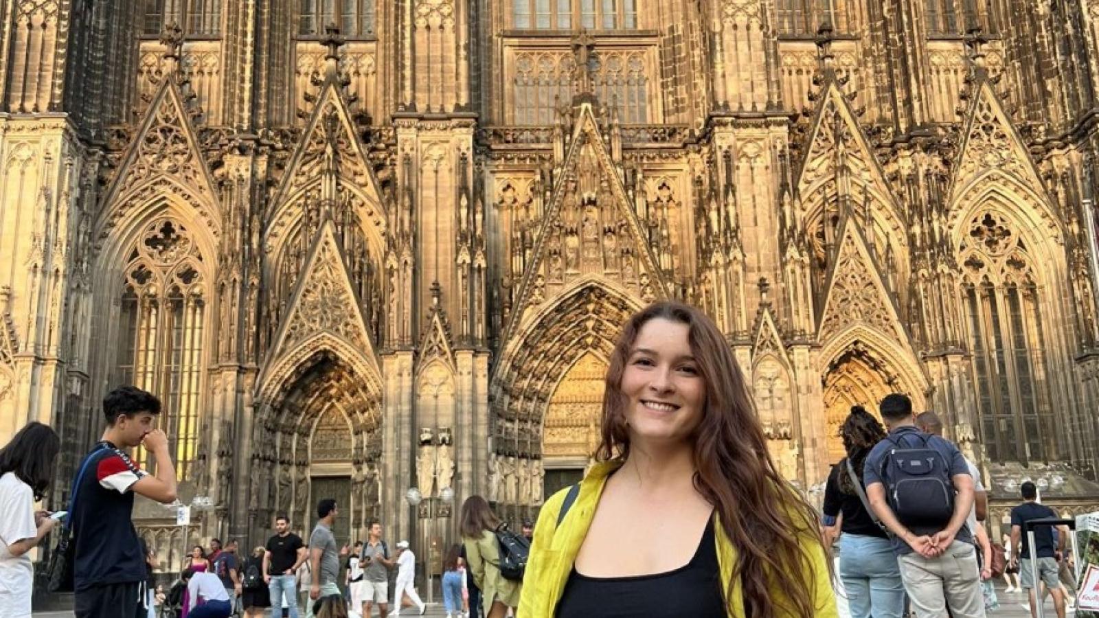  PhD Student Emilela Thomas