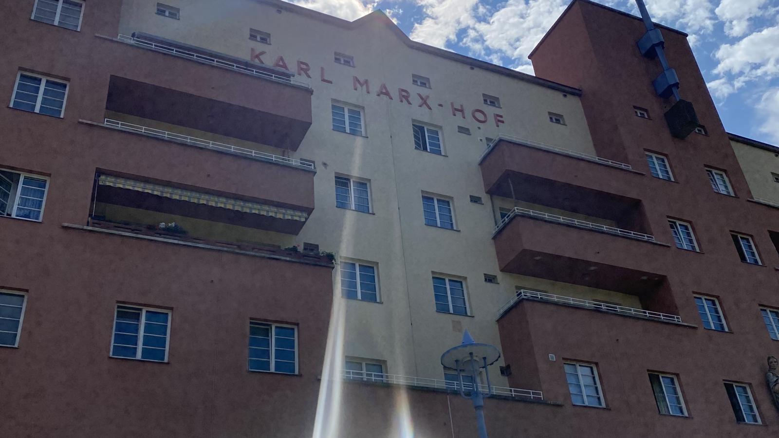 image of a building in Europe labeled "Karl Marx-HOF" 