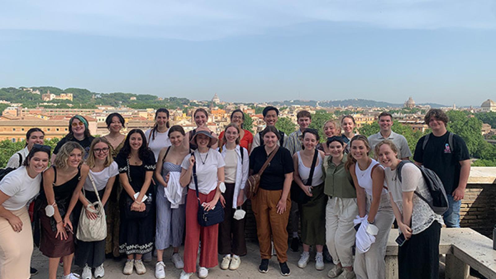 A group photo of a previous class for this study abroad program in Rome.